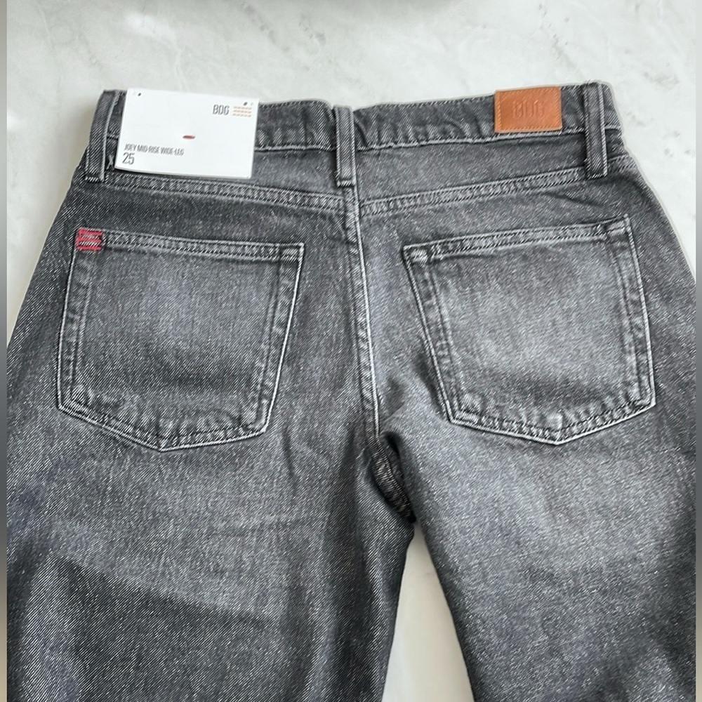 BDG Joey Mid Rise Wide Leg Jean In Washed Black 25 - Picture 3 of 4